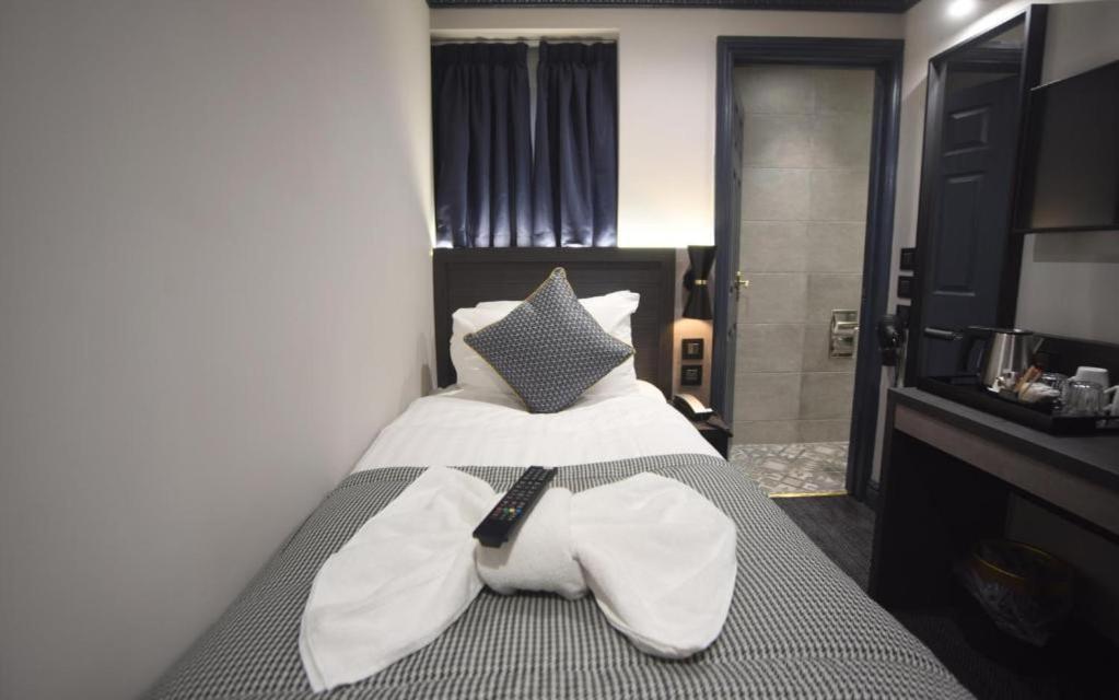 เดอะ ดยุค รูมส์ ลอนดอน Bed & Breakfast ภายนอก รูปภาพ