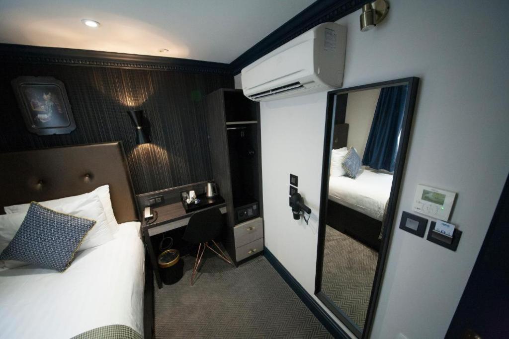 เดอะ ดยุค รูมส์ ลอนดอน Bed & Breakfast ภายนอก รูปภาพ